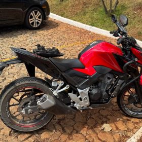 Motociclista fica ferido após tombar na MG-431 em Itaúna