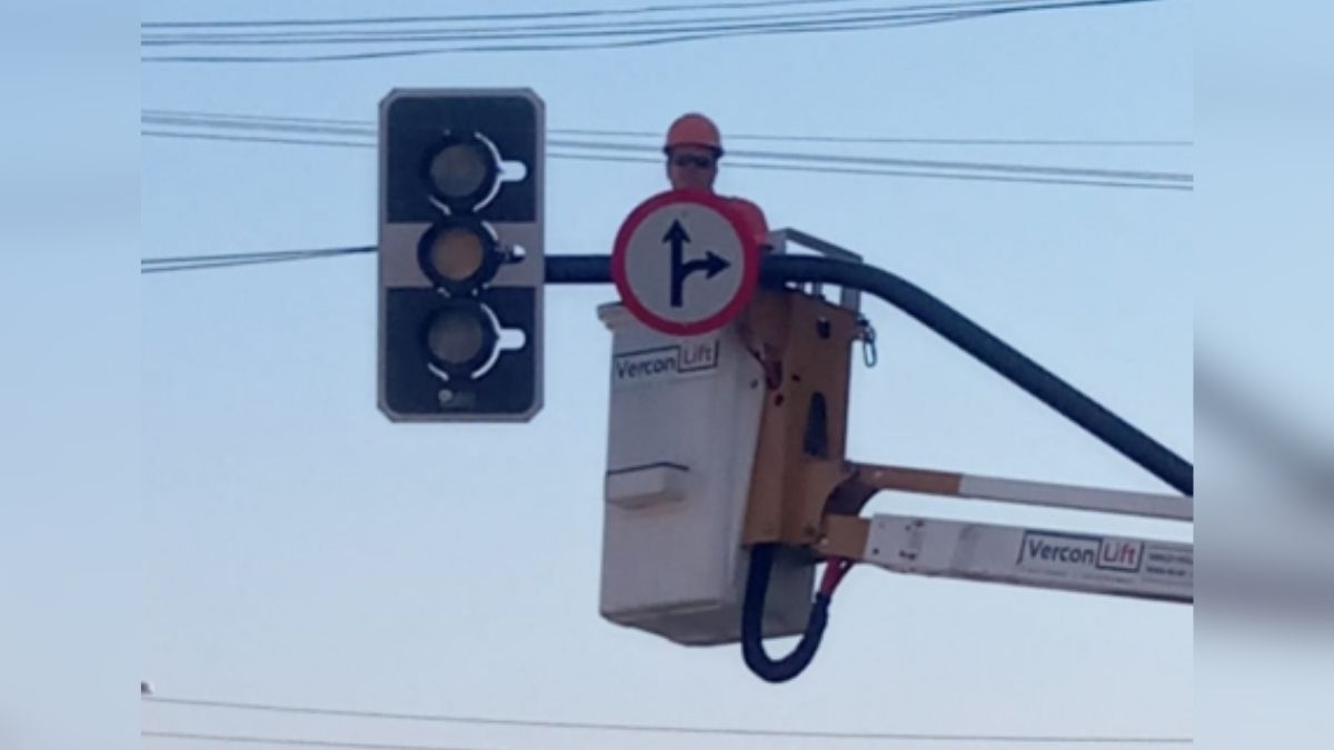Novo sem&aacute;foro na Avenida Brigadeiro Cabral em Divin&oacute;polis