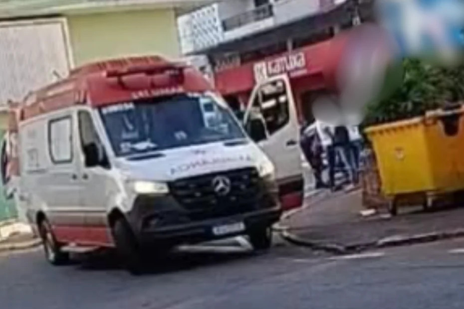 Atropelamento na Praça Padre José Pereira Coelho mobiliza equipe do Samu