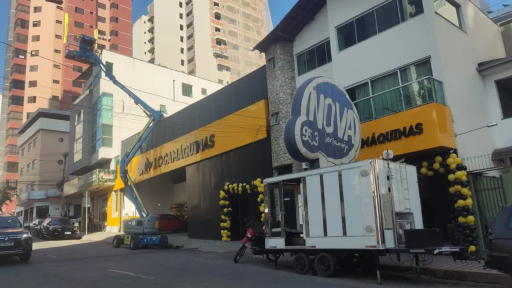 Est&uacute;dio M&oacute;vel da Nova Sertaneja estar&aacute; na Locam&aacute;quinas em Divin&oacute;polis