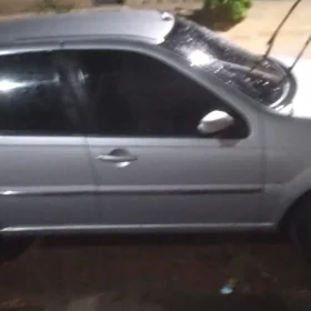 Fiat Palio prata furtado no bairro Belo Vale, em Divinópolis.