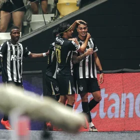 Com reservas, Atlético vence o Vitória por 2 a 1 e chega embalado para decisão na Copa do Brasil