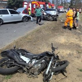 Acidente entre três veículos deixa feridos no Mangabeiras, em Divinópolis