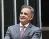 Aécio Neves anuncia candidatura ao Senado após dizer que não disputaria nenhum cargo