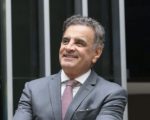Aécio Neves anuncia candidatura ao Senado após dizer que não disputaria nenhum cargo