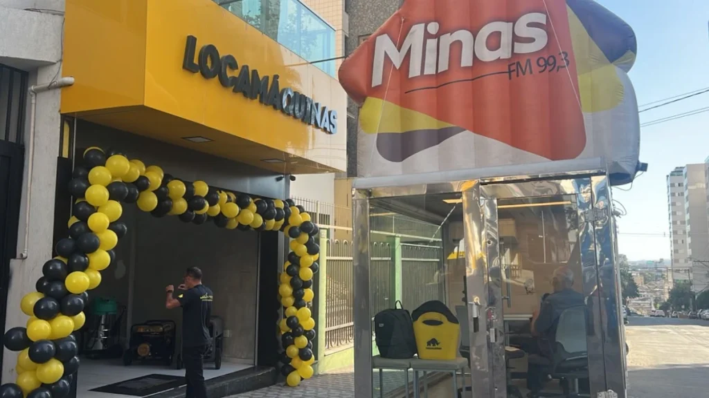 Programa&ccedil;&atilde;o especial ter&aacute; entrevistas, informa&ccedil;&otilde;es e divulga&ccedil;&atilde;o das ofertas da empresa em Divin&oacute;polis.