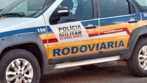 Polícia Militar Rodoviária prende foragido da Justiça durante operação na BR-354, em Arcos