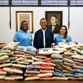 Estrela do Oeste transforma Prato da Casa em solidariedade e doa quase 400 kg de alimentos ao Instituto Helena Antipoff
