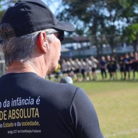 Estrela mobiliza atletas e famílias na campanha Todos Contra a Pedofilia