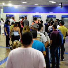 Bancários fazem paralisação de 24 horas nesta quinta (20)