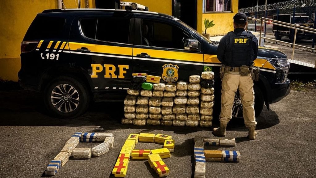Homem &eacute; preso com 110 kg de drogas que sa&iacute;ram de Divin&oacute;polis; destino seria o ES