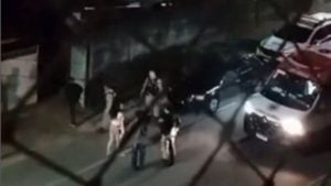 Homem invade casa e esfaqueia três pessoas no Planalto, em Divinópolis