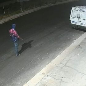 Ladrão furta Fiorino de supermercado em Divinópolis
