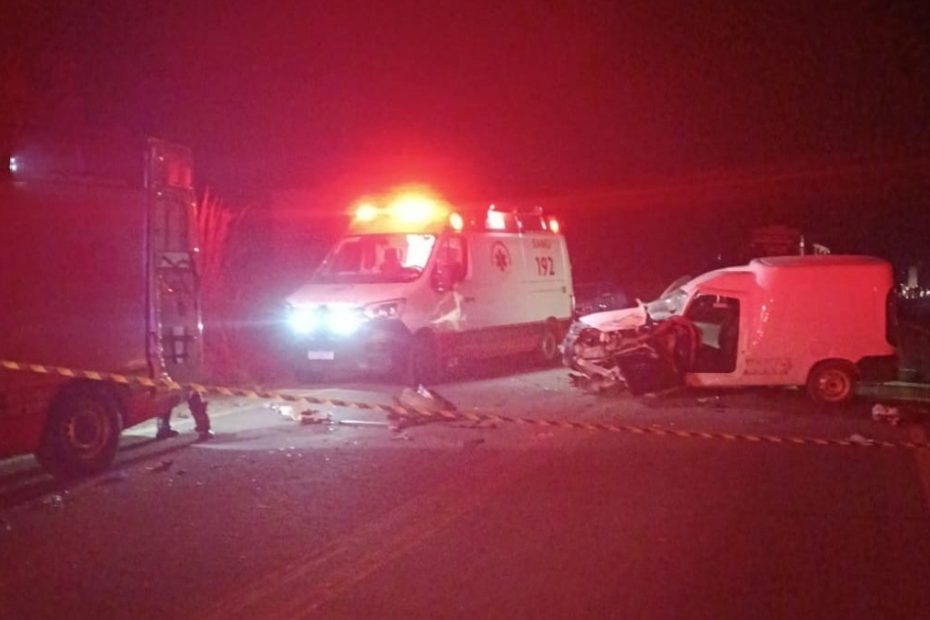 Motorista bêbado bate em ambulância do SAMU na BR-352, em Pará de Minas