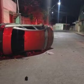Motorista bêbado finge ser policial civil e agride PMs após acidente em Divinópolis
