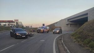Mulher fica ferida em acidente envolvendo três veículos na MG-050, em Divinópolis