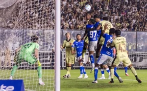 Em jogo apagado, Cruzeiro perde para o Vasco por 3 a 1 pelo Brasileirão