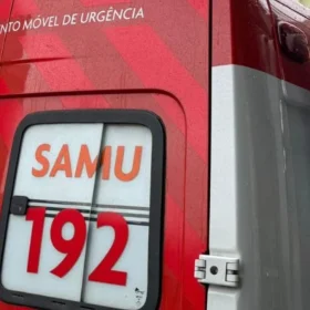 Acidente entre carro e moto deixa duas vítimas em Divinópolis