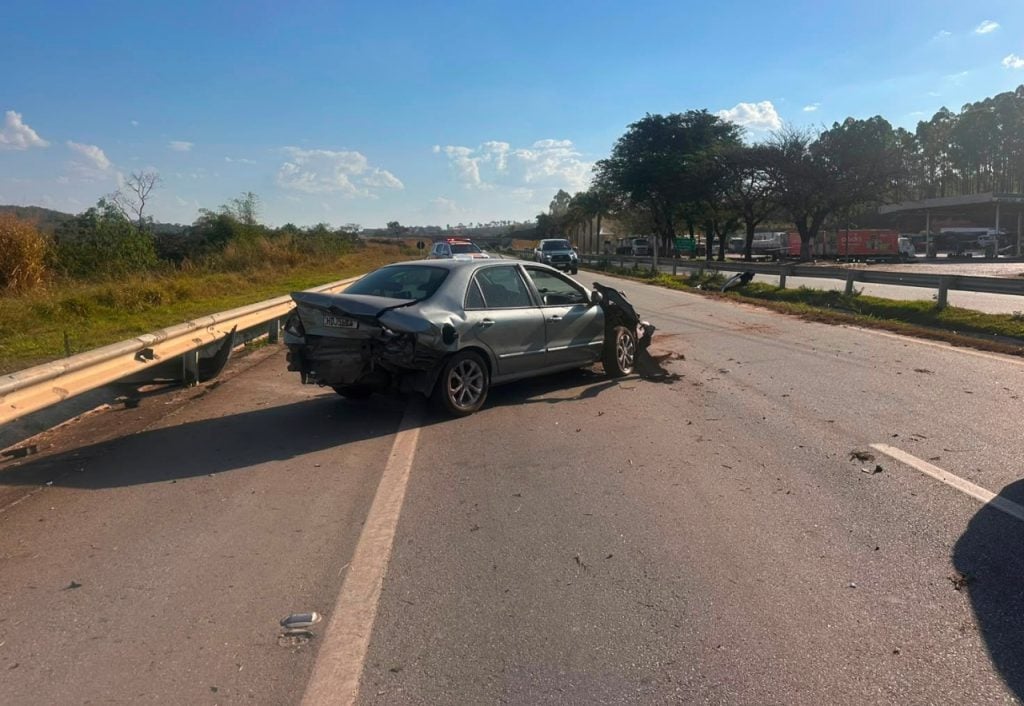 Acidente no km 131 da MG-050 tem condutor com sinais de embriaguez em Divin&oacute;polis