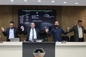 Câmara de Divinópolis vota sete projetos de lei nesta quinta