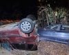 Carro capota após batida em ultrapassagem na Estrada de Ermida, em Divinópolis