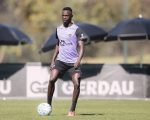 Atlético divulga lista de relacionados com retorno de Cissé para jogo contra o Juventude na Copa do Brasil