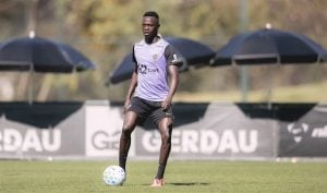 Atlético divulga lista de relacionados com retorno de Cissé para jogo contra o Juventude na Copa do Brasil
