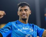 Lucho Rodríguez aguarda regularização para estreia no Cruzeiro e comenta condição física