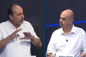 Simões acusa Kalil de uso de recursos públicos para fretamento de aeronaves; ex-prefeito nega e responde com críticas