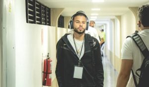 Atlético confirma que Alexsander tem proposta de clube e não deve atuar pelo time