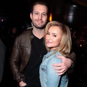 Mãe de Hayden Panettiere revela preocupação sobre namorado da atriz no momento da morte