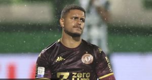 Goleiro ex-Cruzeiro aposta na classificação da Chapecoense contra o Cruzeiro no Mineirão