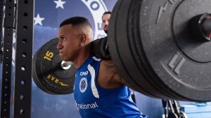 Cruzeiro realiza último treinamento antes do jogo contra o Vasco com presença de jovens do sub-20