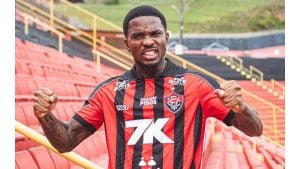 Vitória consegue efeito suspensivo e zagueiro pode atuar contra o Atlético na próxima rodada do Brasileirão