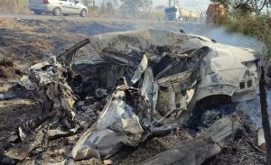 Motorista morre carbonizado ap&oacute;s colis&atilde;o na BR-262 em Arax&aacute;, Minas Gerais