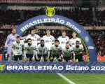 Atlético e Vitória duelam pelo Brasileirão com foco na Copa do Brasil e posições na tabela