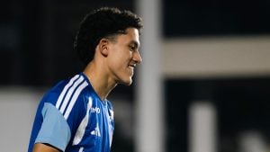 Felipe Morais marca seu primeiro gol pelo Cruzeiro em dia de aniversário e após proposta de mais de R$ 75 milhões do futebol europeu