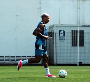 Cruzeiro inicia preparação para clássico contra o Atlético após derrota no Brasileiro
