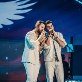 Z&eacute; Neto & Cristiano tornam-se os primeiros artistas brasileiros com duas m&uacute;sicas ultrapassando 1 bilh&atilde;o de visualiza&ccedil;&otilde;es no YouTube