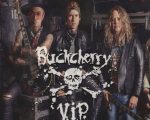 Acidente envolvendo ônibus da banda Buckcherry na Carolina do Sul resulta em uma morte
