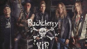 Acidente envolvendo ônibus da banda Buckcherry na Carolina do Sul resulta em uma morte