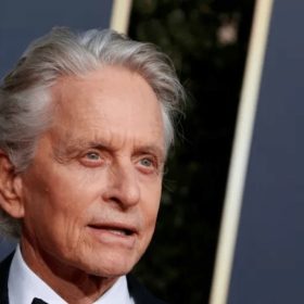 Diretor de &ldquo;Atra&ccedil;&atilde;o Fatal&rdquo; revela presen&ccedil;a de nude de Michael Douglas na cena final do filme