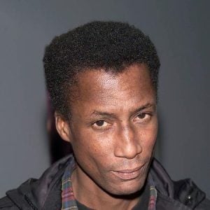 Ator de “Oz”, Michael Wright, falece aos 70 anos por complicações de doença neurológica rara