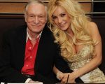Ex-modelo de Playboy relata controle emocional e regras rígidas na mansão de Hugh Hefner