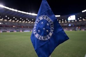 Cruzeiro pode ser responsabilizado por veto a an&uacute;ncios de casas de apostas no Mineir&atilde;o, aponta especialista