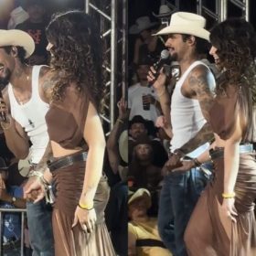 Jeninho chama Maria Rita ao palco durante grava&ccedil;&atilde;o de DVD na Festa do Pe&atilde;o de Barretos e alimenta rumores de relacionamento