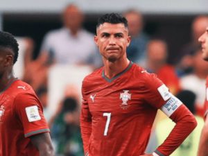 Cristiano Ronaldo muda novamente a cor do cabelo e chama atenção durante treino no Al-Nassr