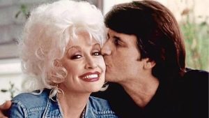 Dolly Parton explica decisão de não ter filhos durante sua vida