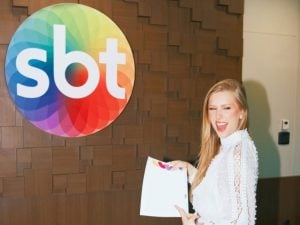 Influenciadora Cela Lopes revela receio de o público não compreender personagem exagerada e fala sobre trajetória na televisão