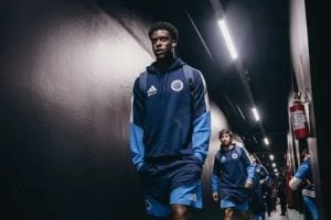 Benfica manifesta interesse pelo zagueiro Jonathan Jesus, do Cruzeiro, como prioridade no mercado europeu